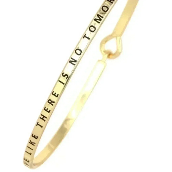 Live Like There Is No Tomorrow Bracelet - Picture 1 of 1